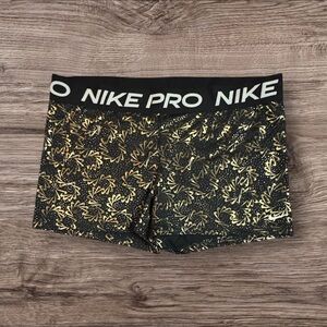 NWOT - Nike Women's Athletic‎ Shorts in Black and Gold